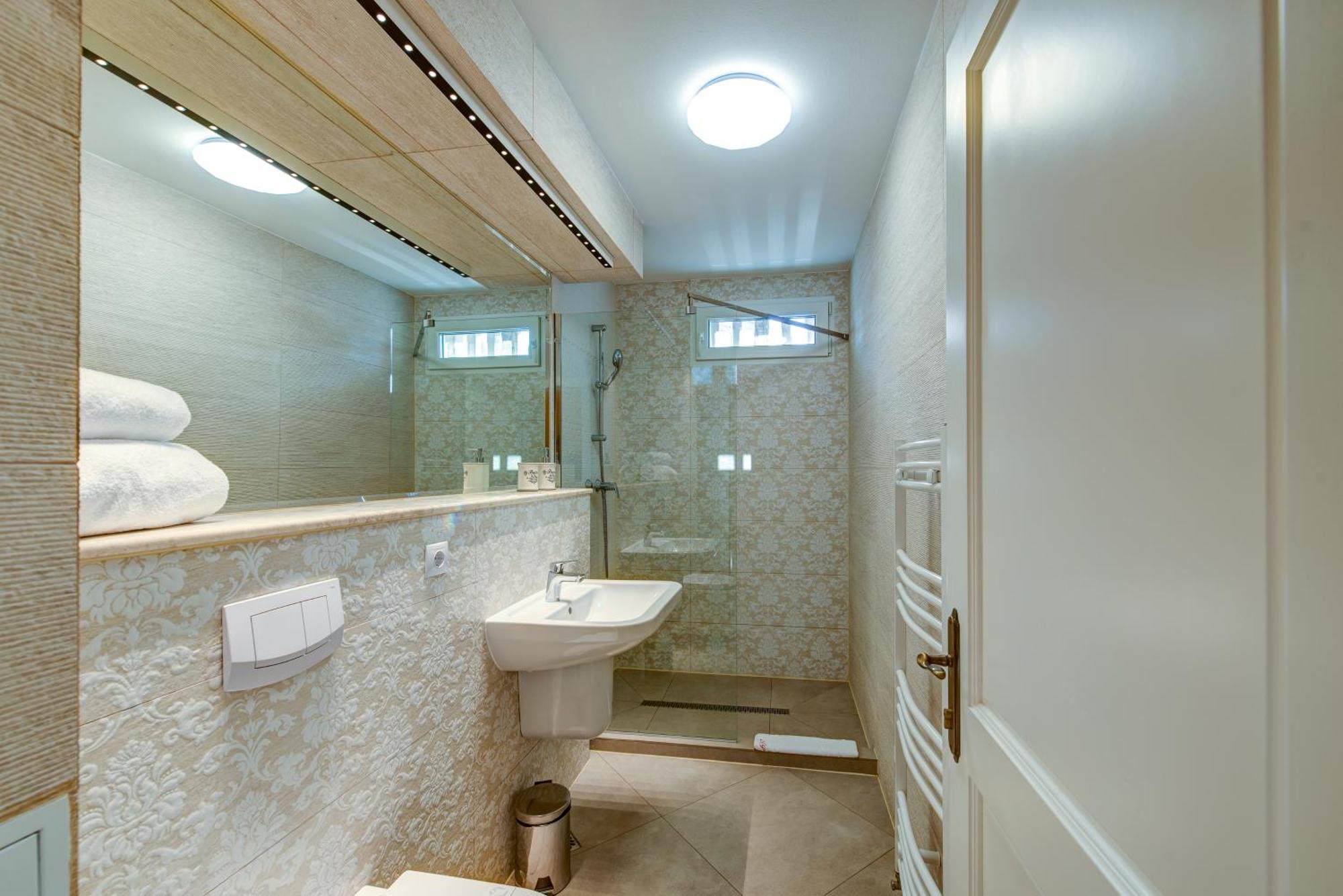 Montana Popa Aparthotel Blaj ภายนอก รูปภาพ